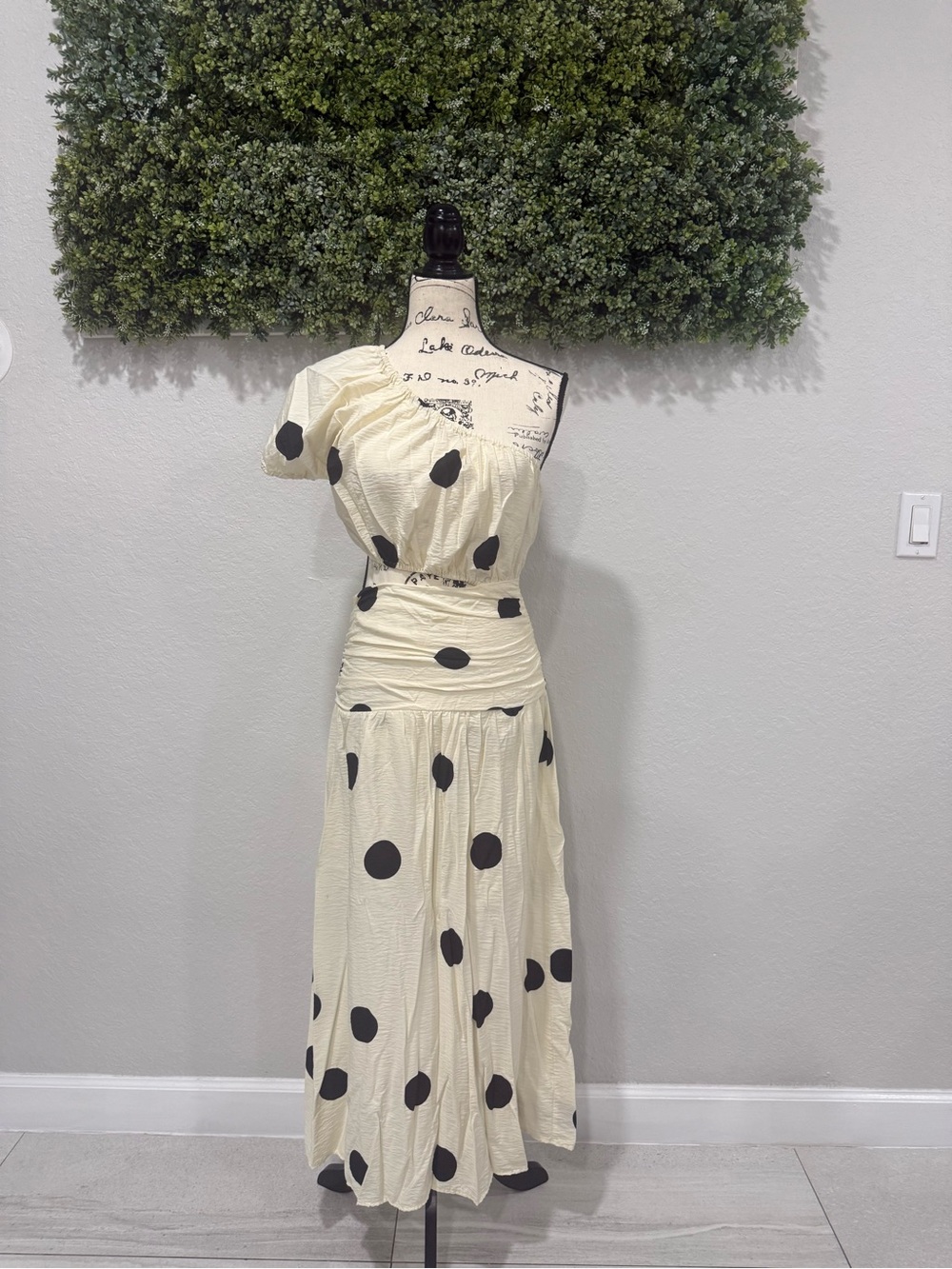 One-Shoulder Cream Maxi Dress with Black Polka Dots - Picture 2 of 7